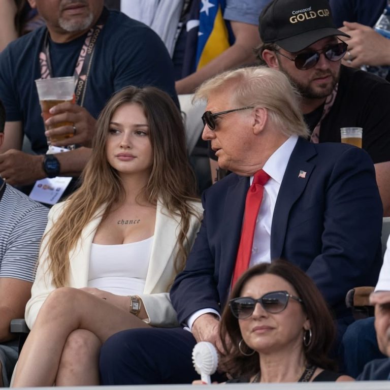 ¿Donald Trump intentó conquistar a una mujer en la Copa Oro? La verdad detrás de la imagen viral