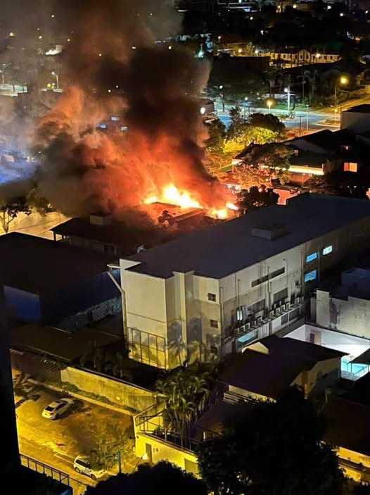 ¿Se incendió un hospital con más de 100 pacientes? Esto es lo que realmente muestra la imagen viral