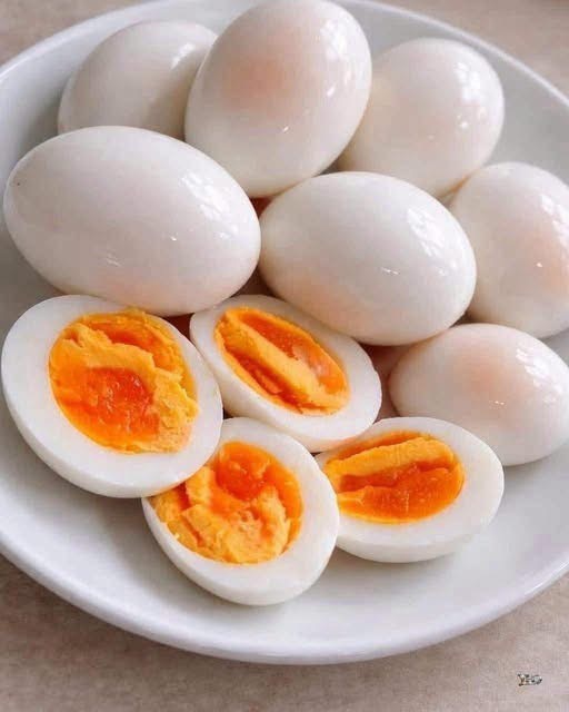 ¿Comer huevos hervidos produce cáncer? Esto es lo que realmente dice la evidencia científica