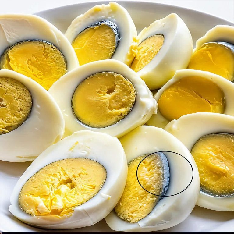 Si tus huevos tienen un anillo verde alrededor de la yema, esto significa