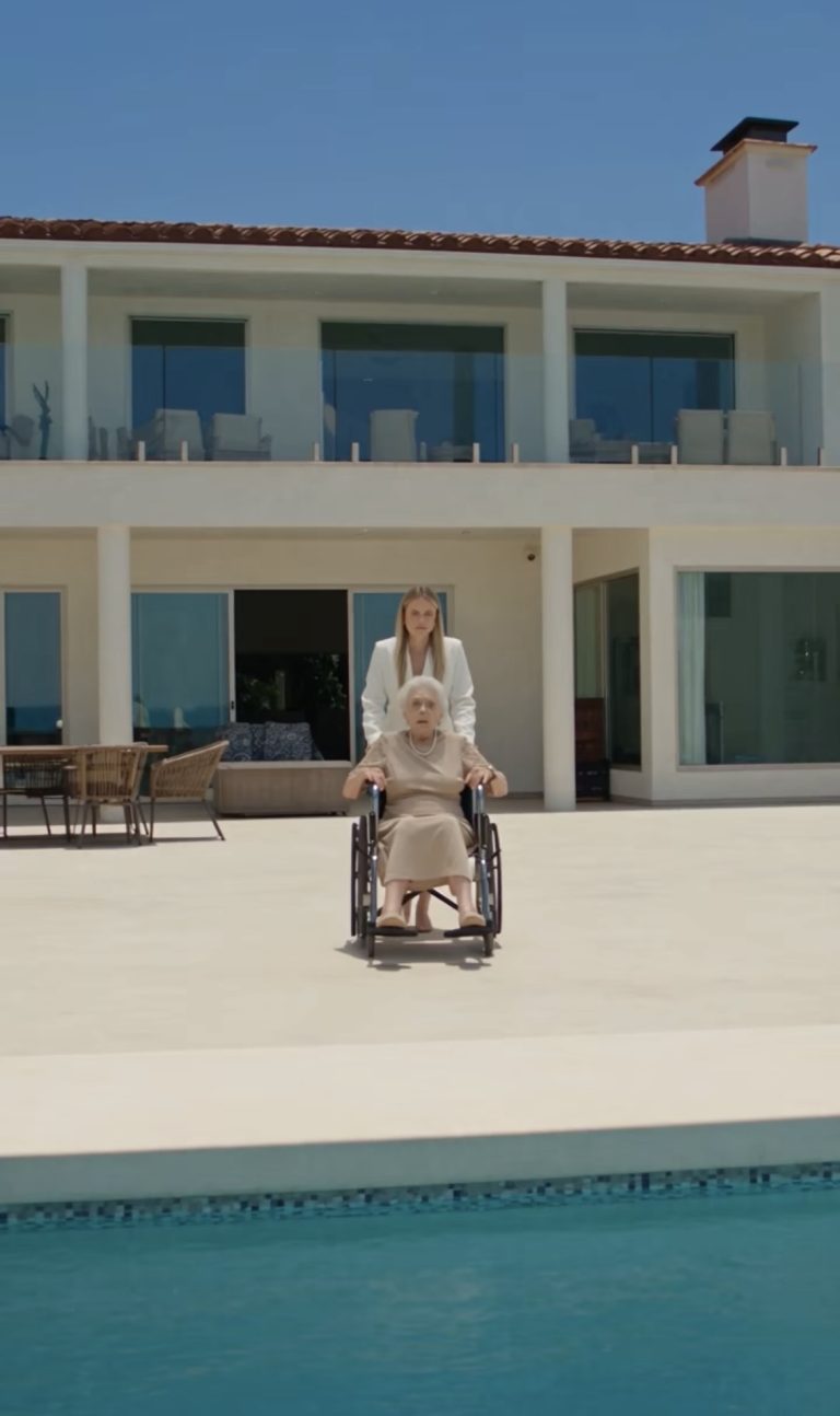 La traición en la piscina