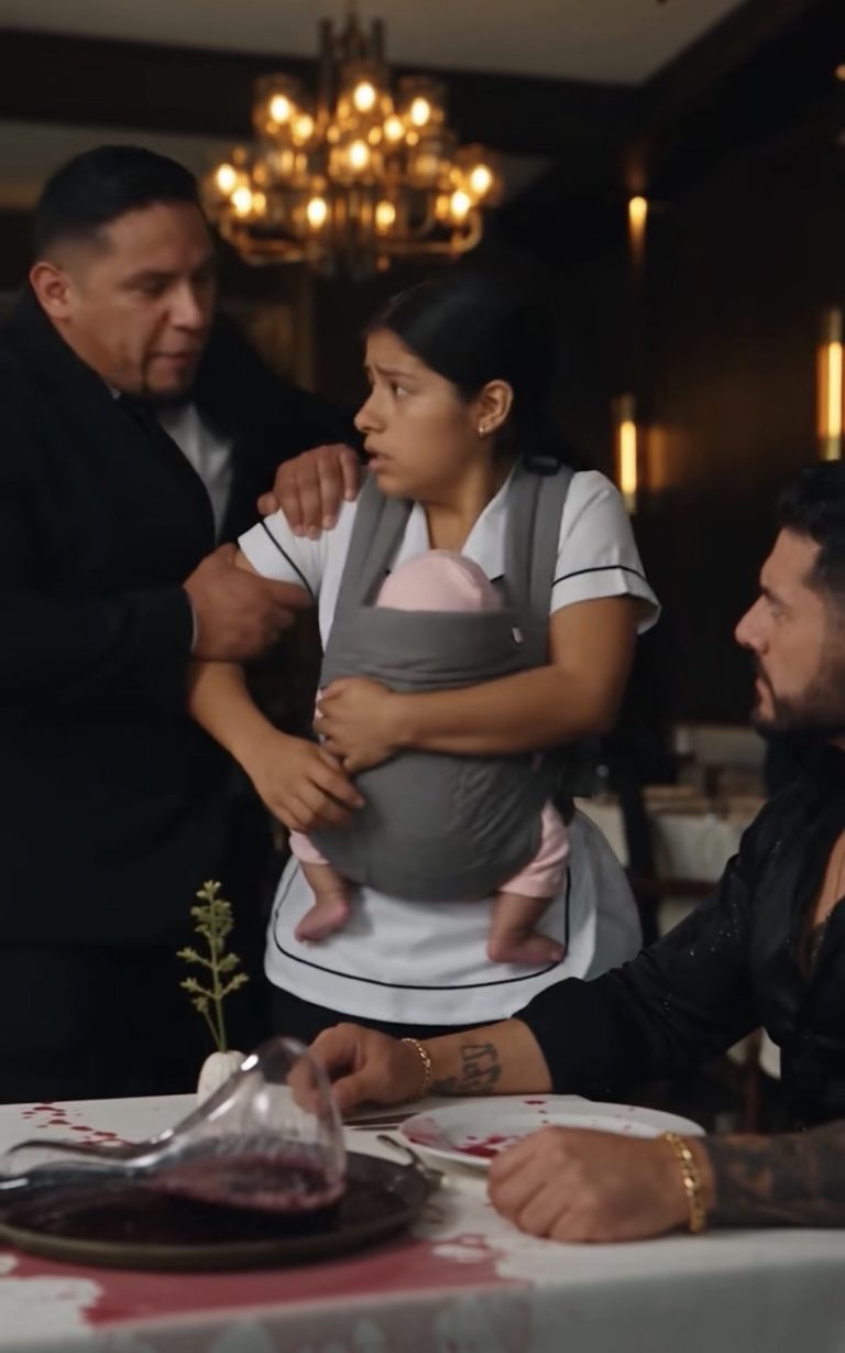 El reencuentro del medallón: la mesera que resultó ser la hija perdida