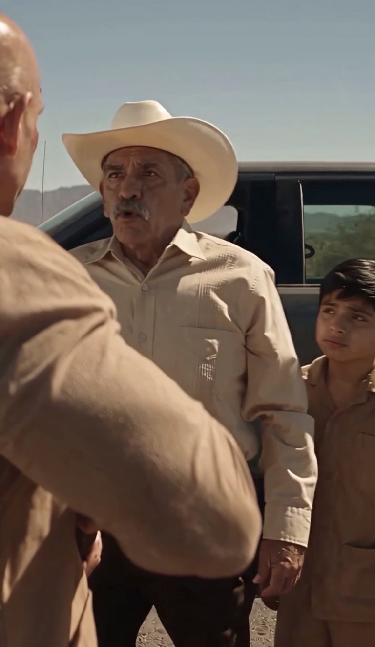 El abuelo fue humillado frente a su nieto, pero tenía un secreto